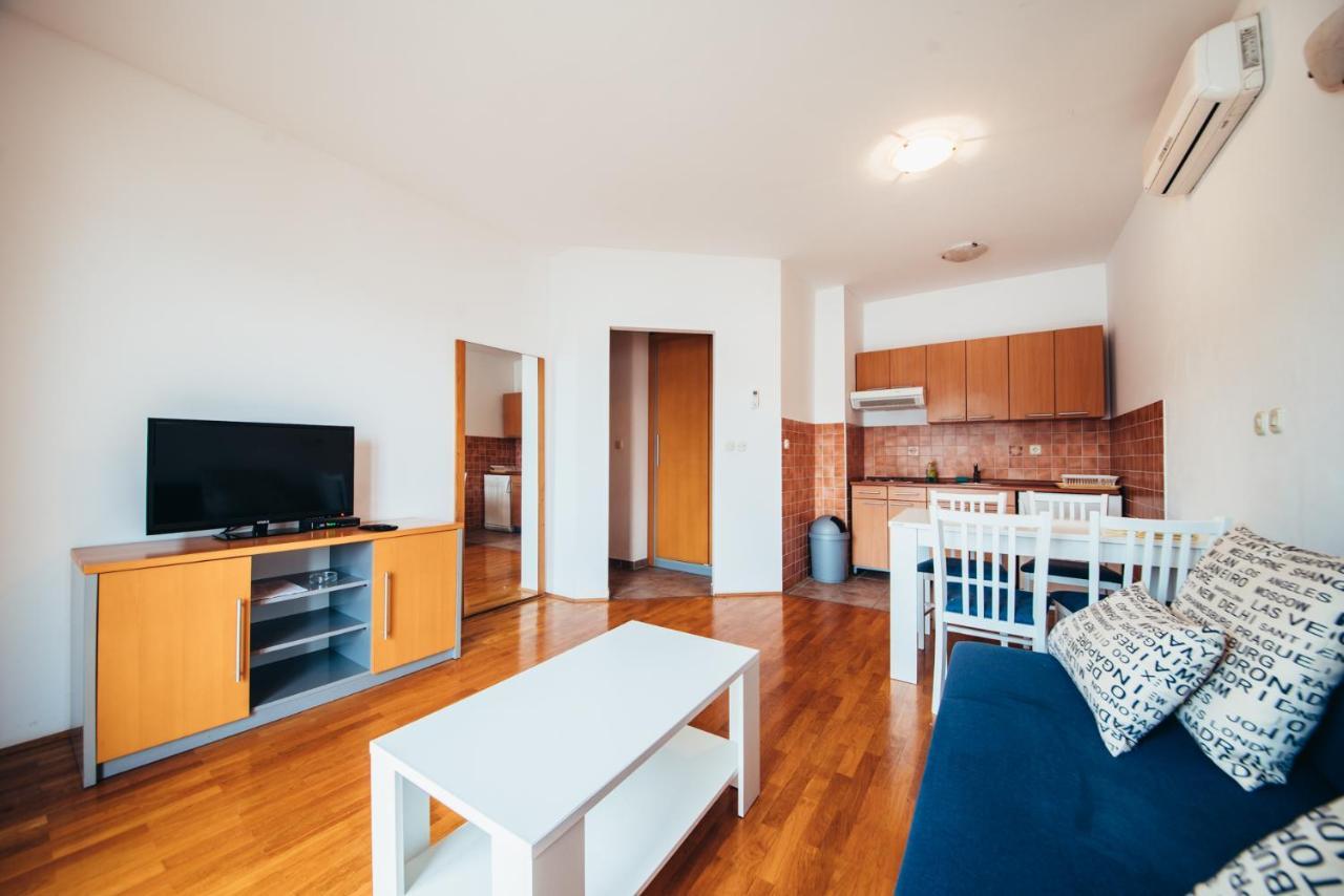 Apartments Vala Вела-Лука Экстерьер фото